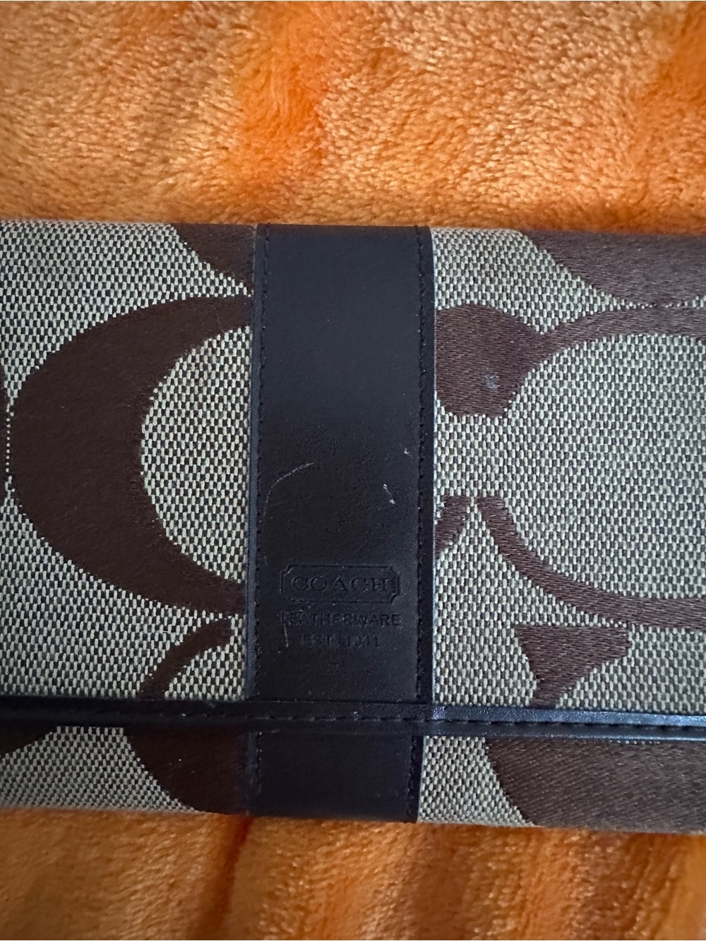 COACH Signature Canvas. Women Wallet in Brown and Tan